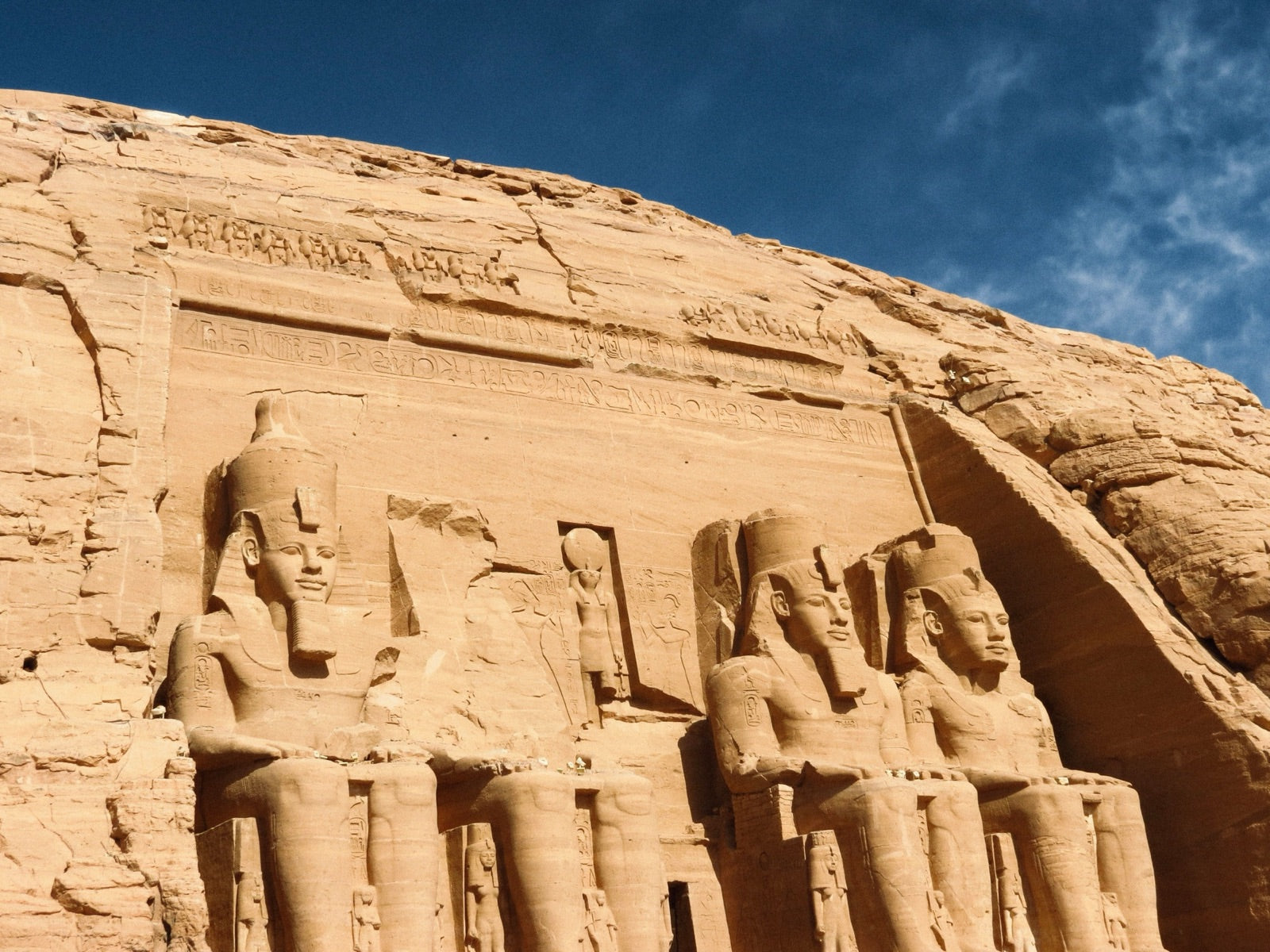 Les colosses de Ramsès II à Abou Simbel