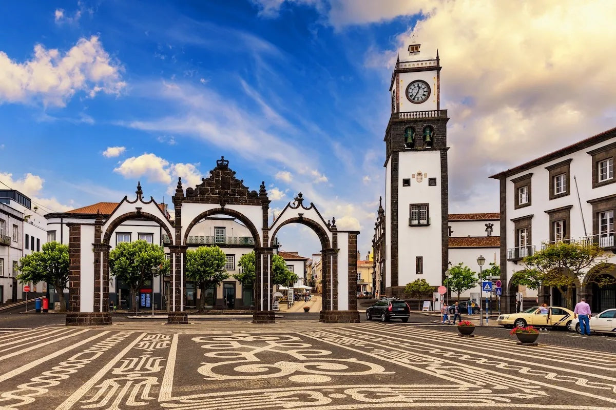 Les portes de la ville, à Ponta Delgada