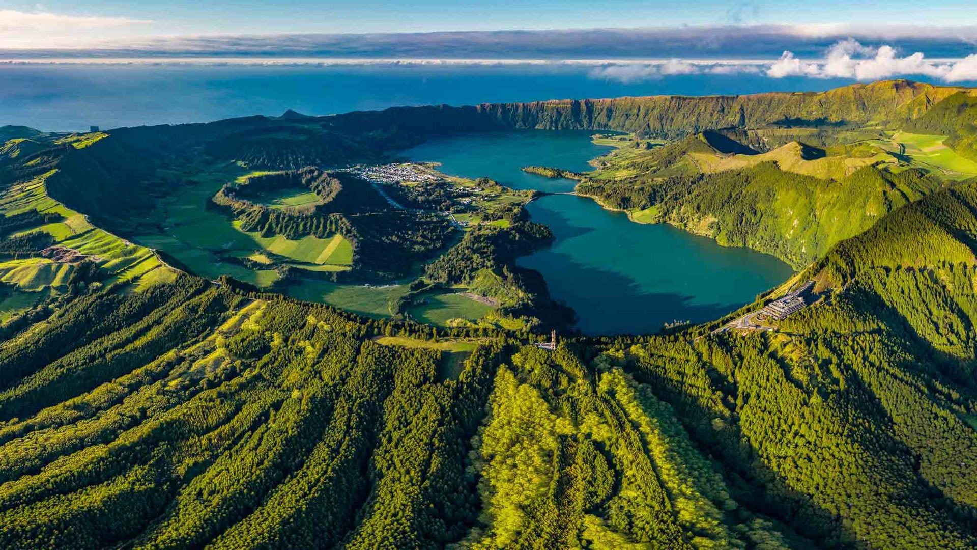La caldeira de Sete Cidades vue du ciel