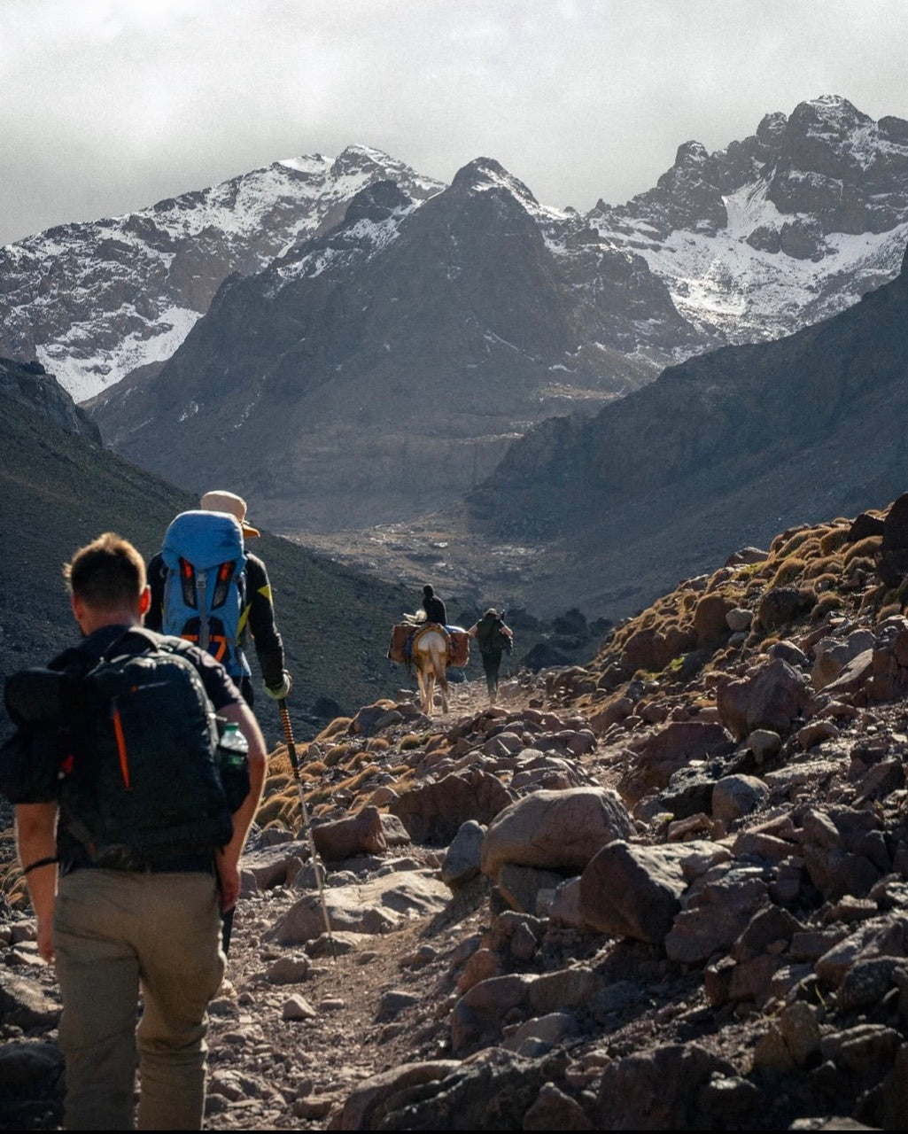 Montée vers le refuge dans l'Atlas
