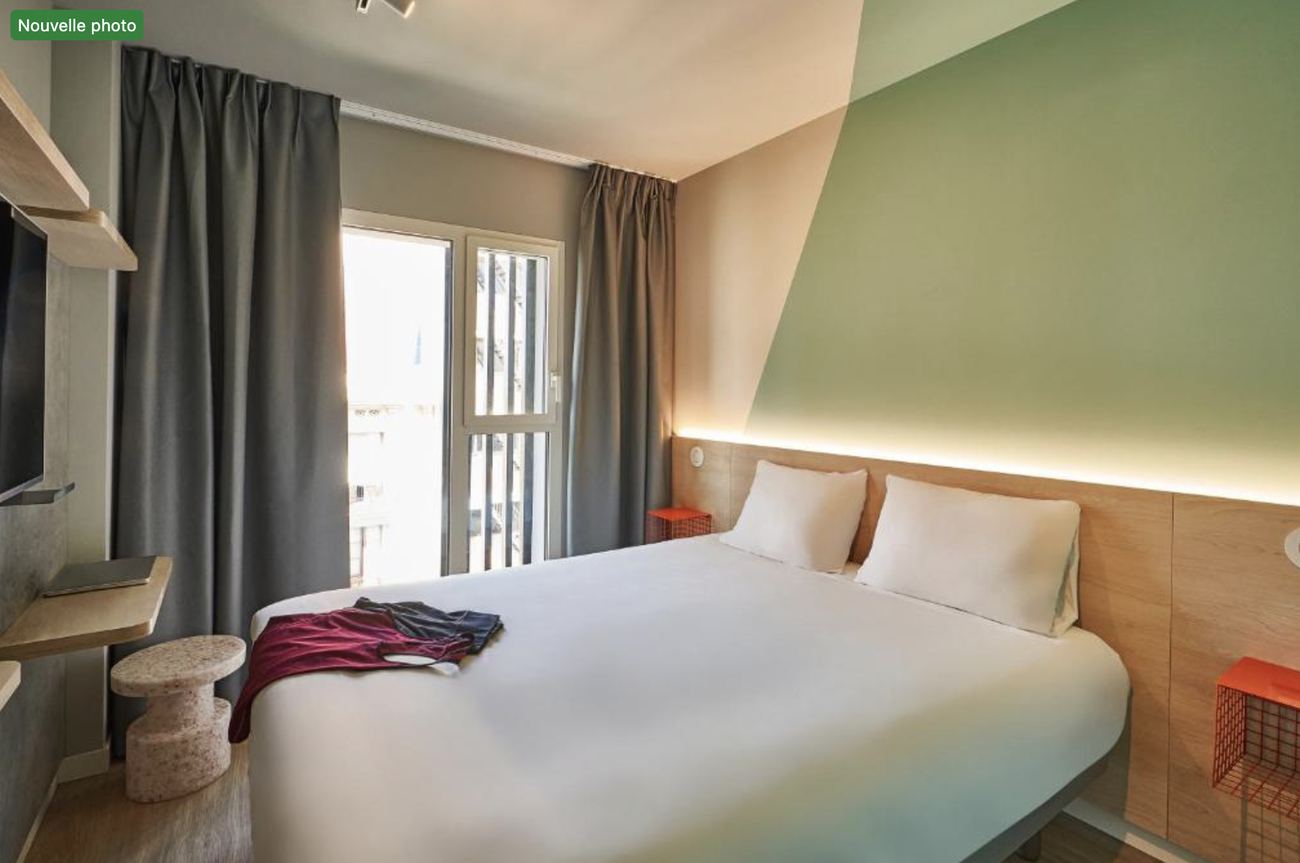 Ibis Barcelona Centre private room