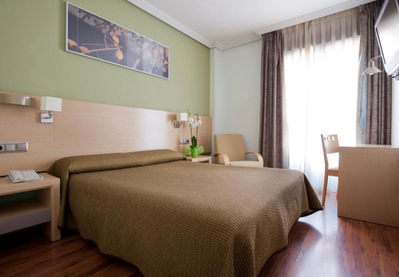 Private room at 4C Puerta Europa