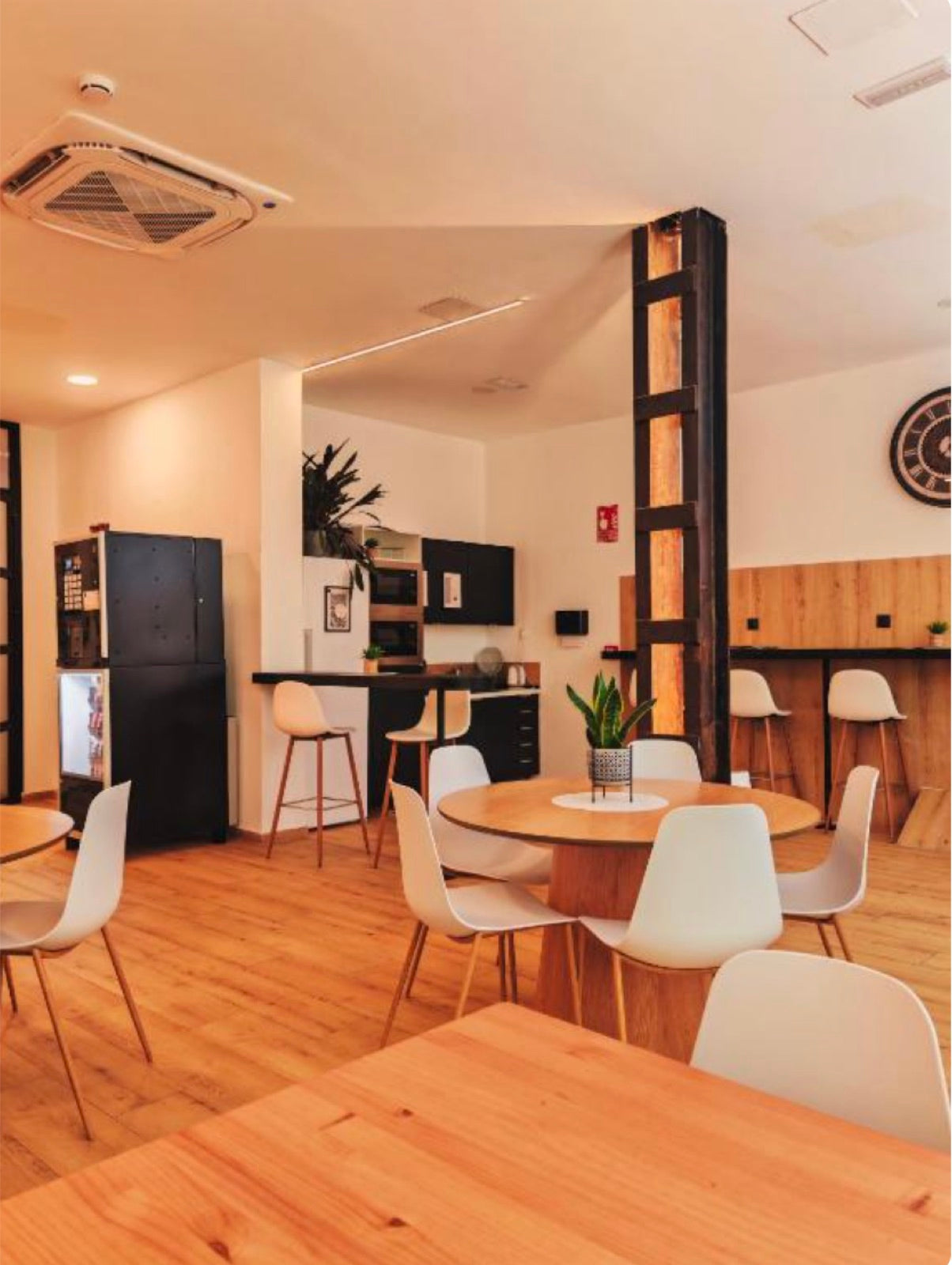 Common areas at Capsule Inn Madrid