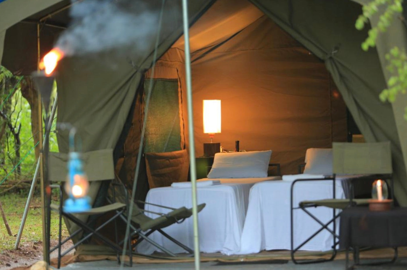 Sous la tente, au camp d'Udawalawe