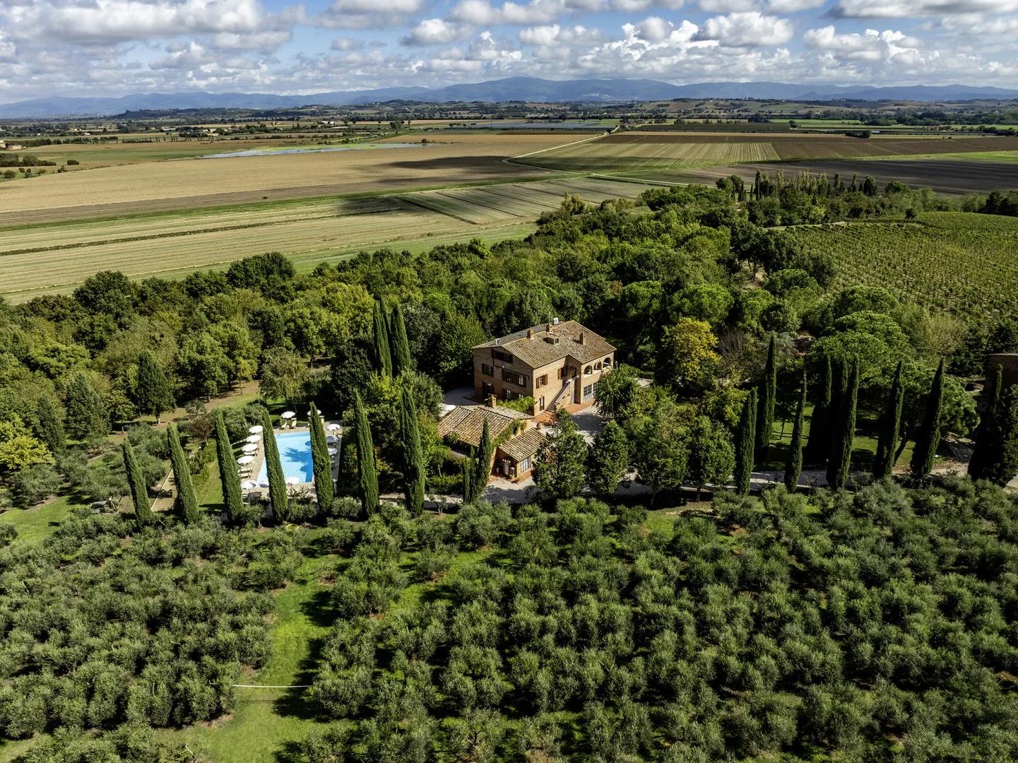 La villa vue depuis les vignobles